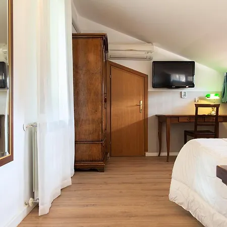Fox House Bed & Breakfast 3*