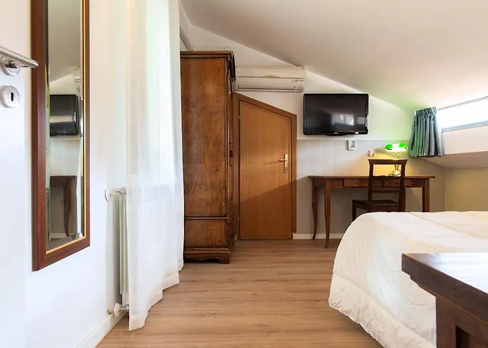 Fox House Bed & Breakfast 3*